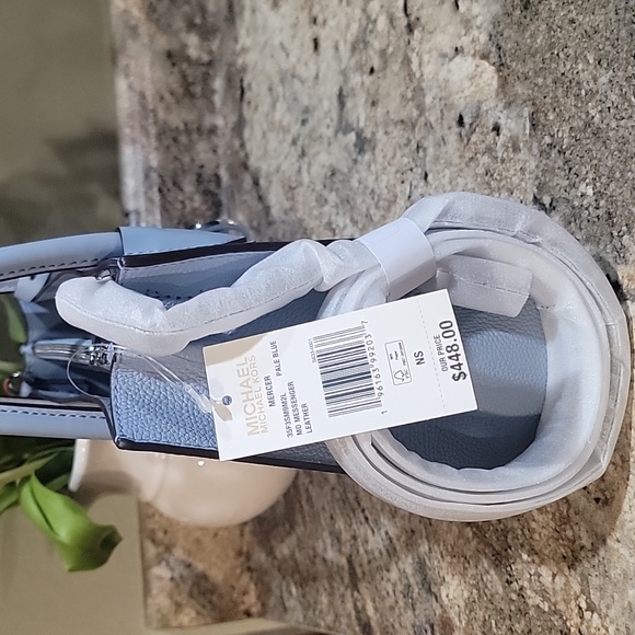 Michael Kors NWT Mercer Pebbled Leather Crossbody Bag IN PALE BLUE - Picture 3 of 8